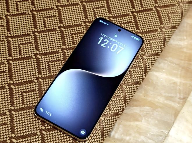 榮耀Magic8全解析:尺寸、芯片、屏幕、影像,一文看盡所有亮點