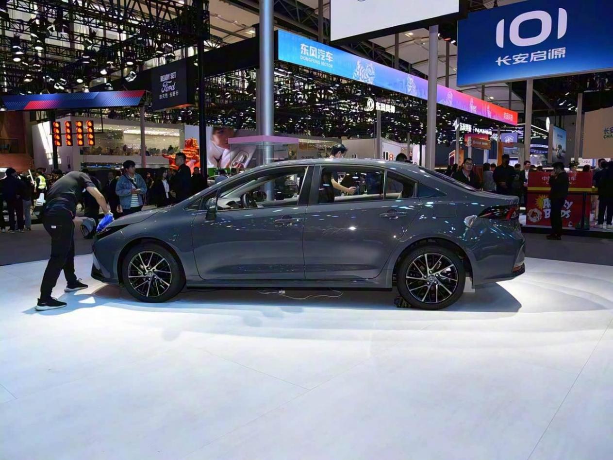 新款豐田卡羅拉正式亮相!外觀造型更運動,全系標配輔助駕駛