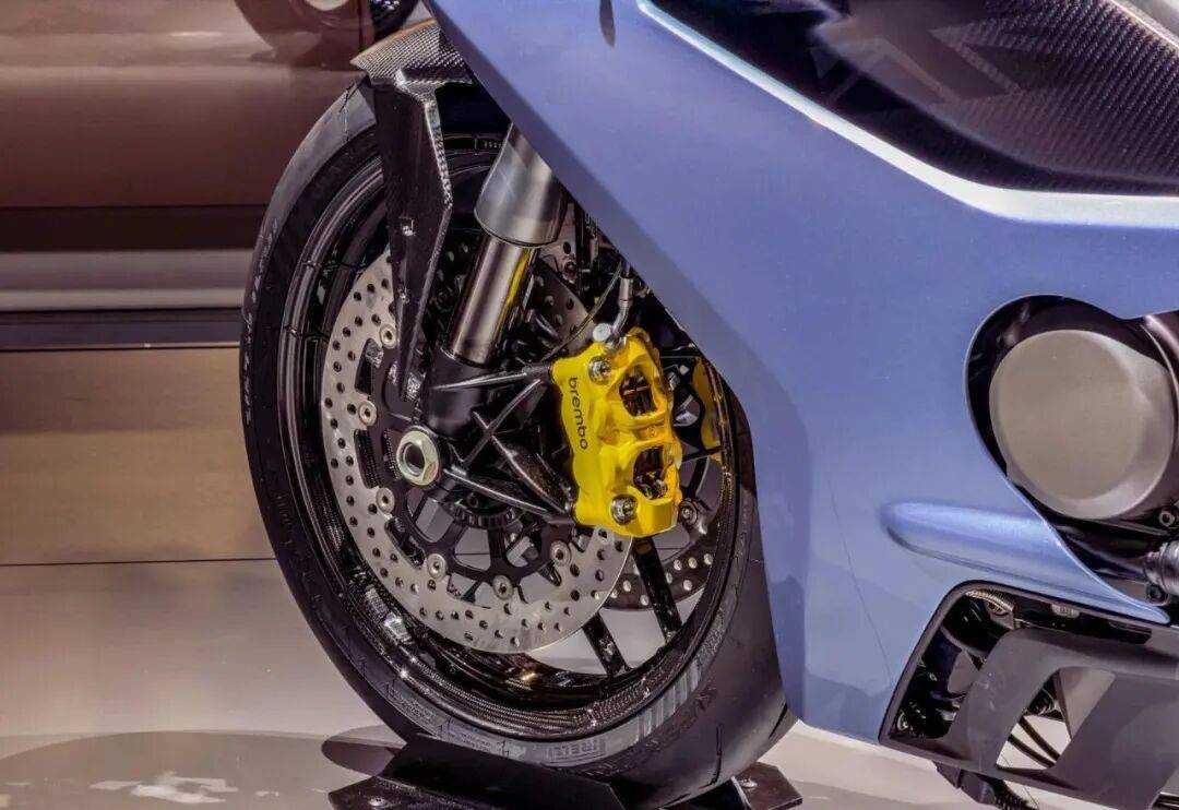 諾頓Manx R仿賽首次亮相驚艷觀眾!