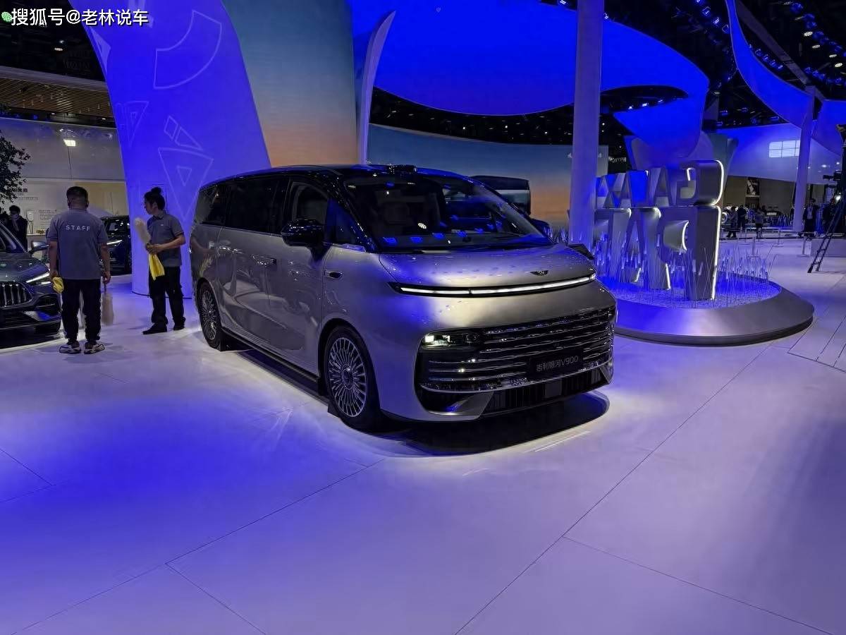 吉利銀河全新MPV亮相,車標帶翅膀像賓利,二三排都舒適,要火了