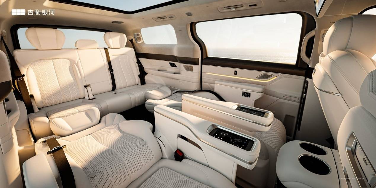 吉利銀河V900攜超級(jí)AI增程登場,以全能實(shí)力重塑高端MPV出行新體驗(yàn)